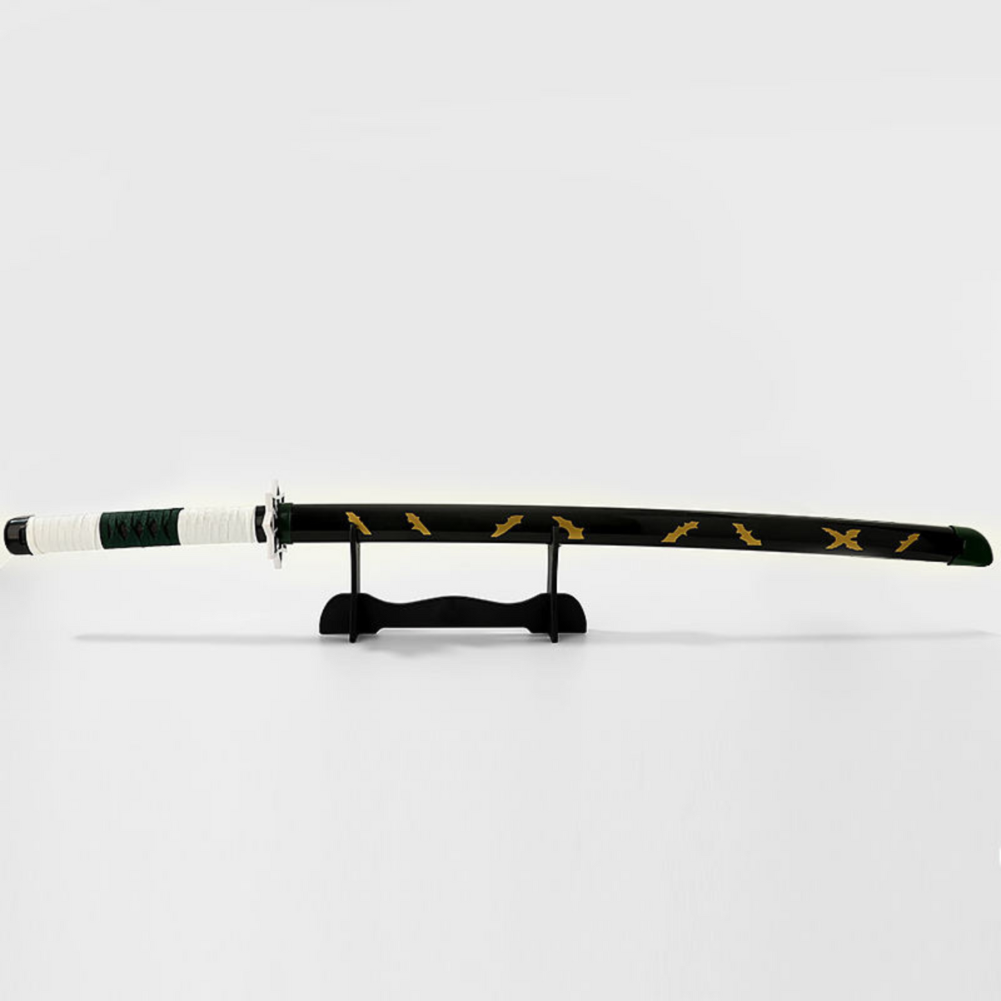 Close-up of Sanemi’s jagged green blade with lightning-like patterns – premium replica