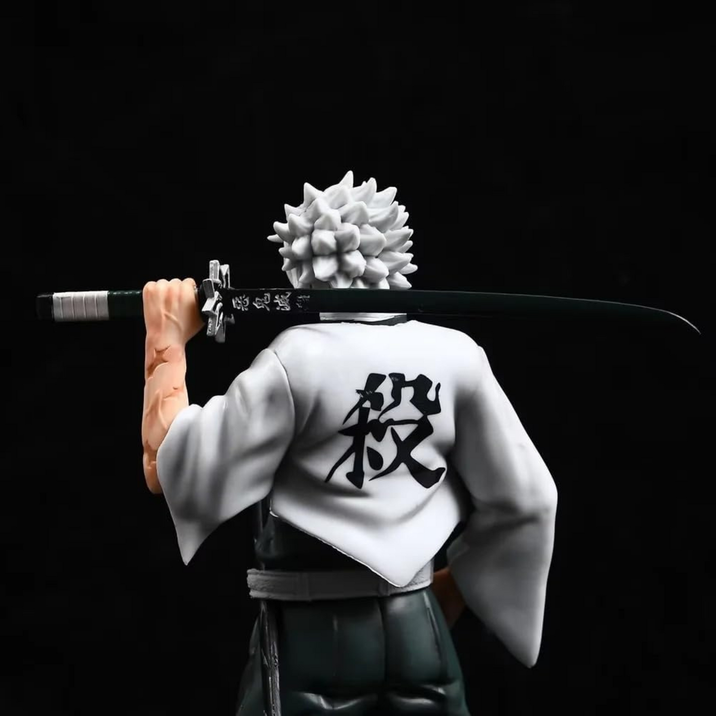 Dynamic pose of Wind Hashira Sanemi Shinazugawa – 30 cm collectible for Demon Slayer fans