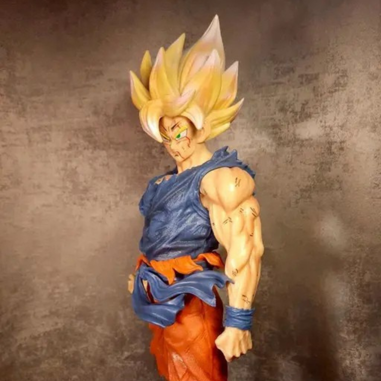 Dragon Ball Z Legendary Super Saiyan Goku action figure – 43cm tall anime collectible with dynamic design and premium packaging.