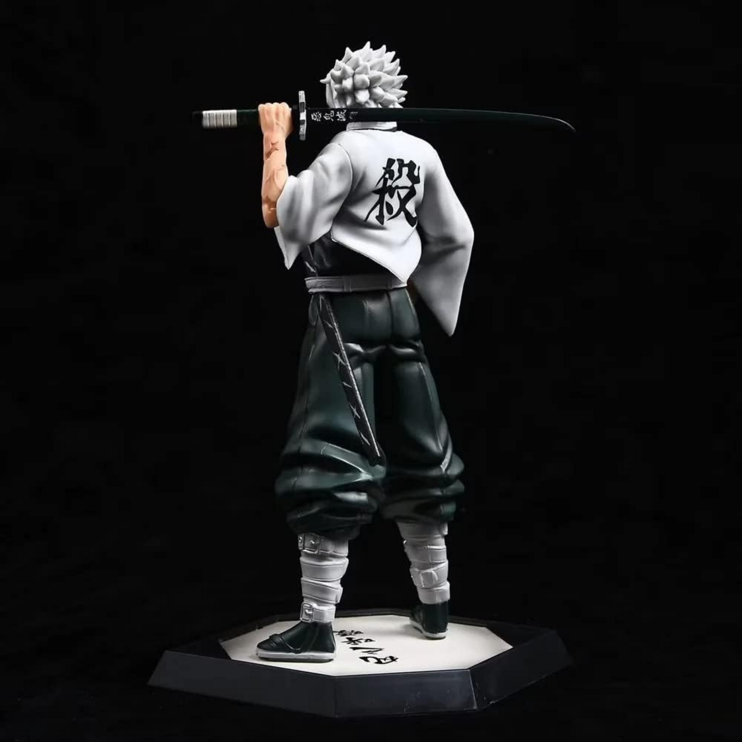 Dynamic pose of Wind Hashira Sanemi Shinazugawa – 30 cm collectible for Demon Slayer fans